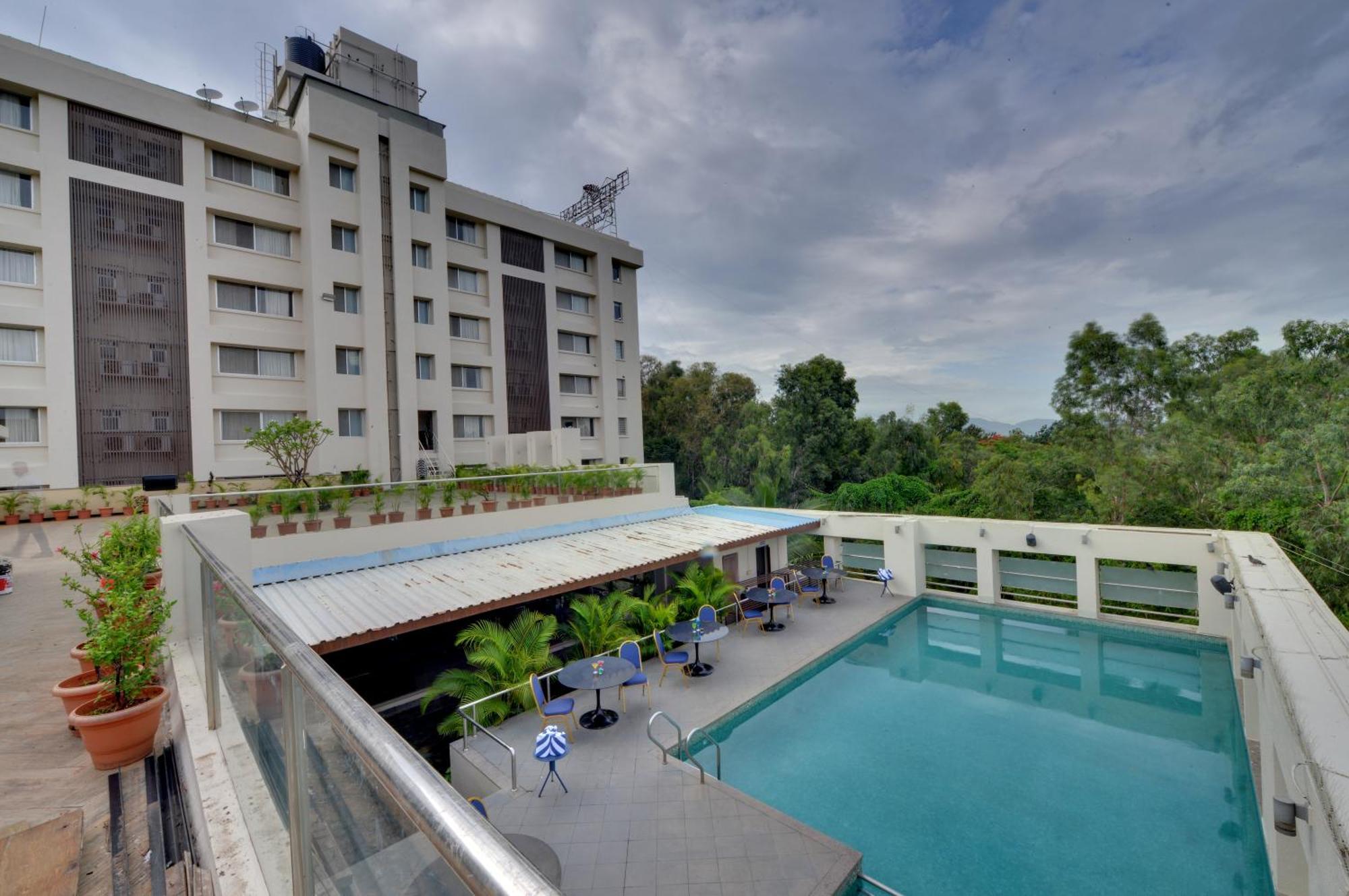 The Fern Residency, Vadgaon - Talegaon, Pune Ngoại thất bức ảnh